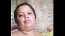 आंटी ने खरबूजे की साइज़ के बूब्स दिखाए