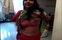 इंदौर की सेक्सी भाभी से चूत खुलवाई – देसी एमएमएस