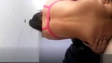 बॉस के ड्राईवर के लंड पर चढ़ के चुदवाया सेक्सी गर्ल ने - वीडियो
