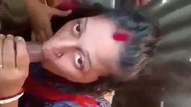 सेक्सी बंगाली भाभी ने संडास में अपने घर में काम करते मिस्त्री का लंड चूसा. देखें बड़ा लंड सक करती हुई इस हॉट भाभी का पोर्न वीडियो.