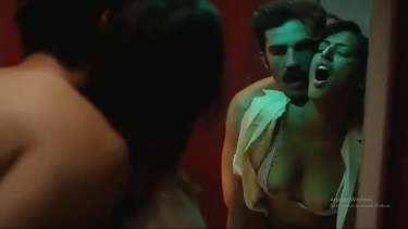 इंडियन कपल का होटल वॉशरूम में हॉट हनीमून सेक्स!