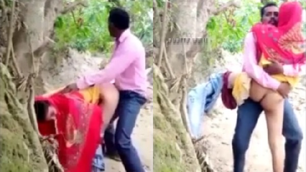 कलिग के साथ जंगल में चोदमपट्टी करती हुई गाँव की देसी लड़की का वीडियो