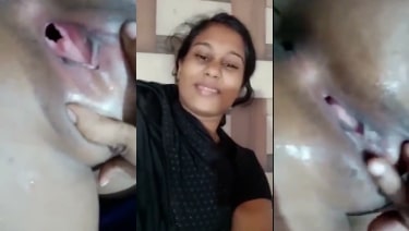 अभी-अभी वर्जिनिटी खोई बहन जी ने खोलकर दिखाई अपनी फ्रैशली फक्ड़ पुसी