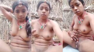 आदिवासी लड़की ने ख़ुल्ले मे दिखाई अपनी चुत