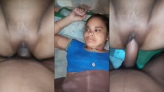 बीवी के चेहरे पर उदासी लेकिन चूत में चुदासी