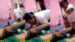 देवर को मुठ मारता देख भाभी ने चूसी देवर का लंड