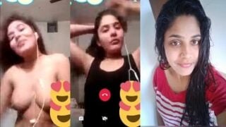 वीडियो कॉल पर लड़की ने पहना टॉप, दिखाएं बूब