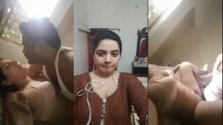 खूबसूरत पंजाबी बीवी का चुदाई वीडियो