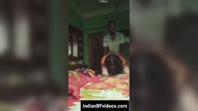 बांग्लादेशी विलेज भाभी का ब्लोजॉब और डॉगी स्टाइल सेक्स