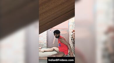 छत के ऊपर चुत चुदाई का मजा लिया पड़ोसन के साथ