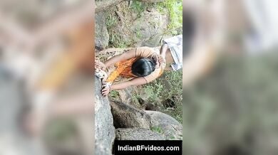 विलेज ऑन्टी का जंगल सेक्स वीडियो