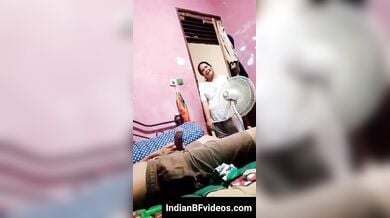 देवर को मुठ मारता देख भाभी ने चूसी देवर का लंड