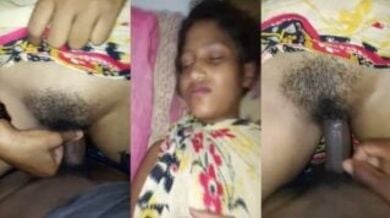 झाँटो वाली चुत चुदवाती मासूम शक़ल वाली जवान लड़की