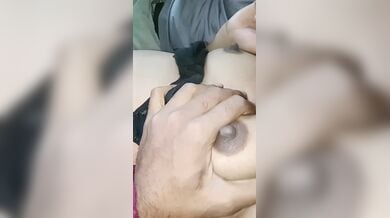 2 जवान लड़को के साथ नंगी होके मजा करती रंडी भाभी