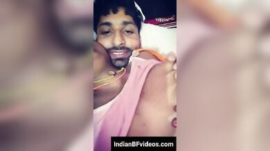 भाभी को अपने ऊपर लिटाकर देवर ने उसके बुब्स दबाए