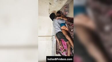 दोस्त की बीवी को पटाके चोदा