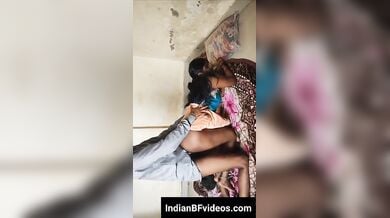 दोस्त की बीवी को पटाके चोदा