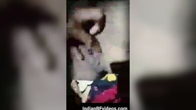 भैया घर पे नहीं थे तो भाभी को लंड चूसाके चोदा देवर ने