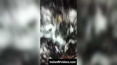 दोस्त के साथ मिलके चोदा बीवी की चुत और गांड