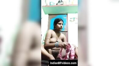 हॉर्नी विलेज बौड़ी का मास्टरबेशन वीडियो