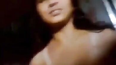 विलेज ब्यूटीफुल गर्ल कर रही है बडा लंड की सवारी