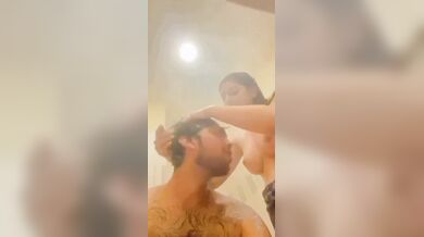 मंगेतरों ने होटल में बनाए अपने गंदे गंदे क्लिप्स