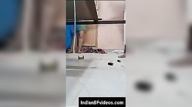 पडोसी के साथ जल्दी से चुदाई निपटाई भाभी ने