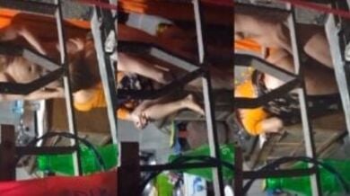 पड़ोस वाली भाभी की चुदाई देखि खुल्ली खिड़की मे से छुपके