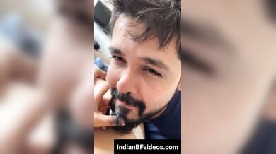 इंडियन हॉर्नी लवर का रोमांस और पुसी लिकिंग वीडियो