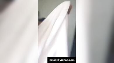 होटल के शावर में हसबैंड वाइफ ने बनाया न्यूड वीडियो