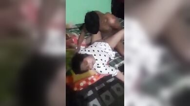 वाइन पार्टी के बाद दो लडकों ने की लडकी की चुदाई
