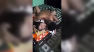 वाइन पार्टी के बाद दो लडकों ने की लडकी की चुदाई
