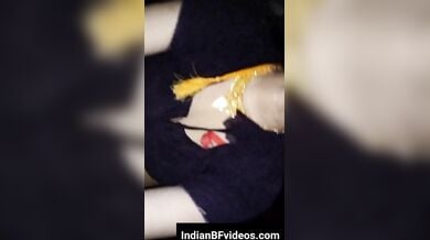 जेवर पहनी सेक्सी भाभी कर रही है लंड सवारी