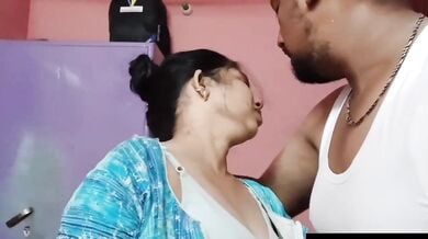 हॉर्नी कपल का ब्लोजॉब और किसिंग वीडियो