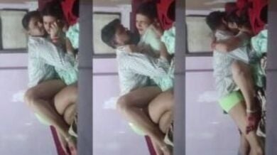 बिना कपडे उतार जल्दी से चुद गई भाभी अपने लवर के साथ