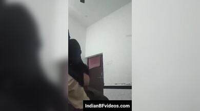 पाकी मुस्लिम जवान लड़की की गोरी चिकनी चुत की चुदाई
