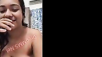 तमिल गर्लफ्रेंड ने वीडियो कॉल पर दिखाएं बूब्स, वीडियो हुआ वायरल