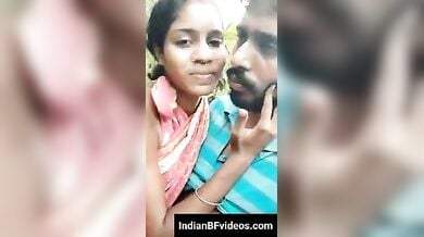 जंगल के अंदर विलेज मल्लू लवर का रोमांस और ब्लोजॉब