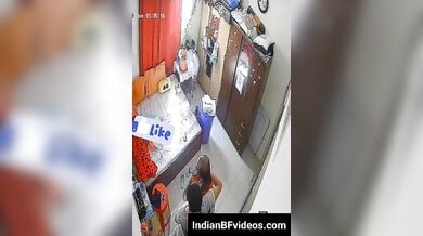 ठरकी अंकल कर रहे है कामवाली की चुदाई सीसीटीवी कैम मे हुआ कैद
