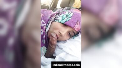 कराची मुस्लिम क्यूट गर्ल को कार के अंदर चूसाया लंड