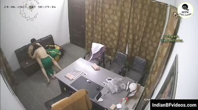 ऑफिस केबिन में शादीशुदा बॉस ने रातभर चोदी अपनी एंप्लॉई