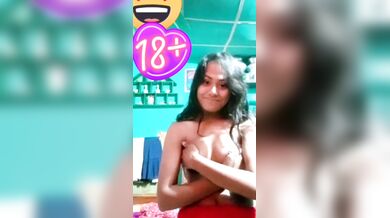 गरीब खुबसूरत लडकी ने दिखाया अपना नंगा यौवन