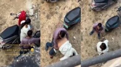 ख़ुल्ले मे अपनी चुत मरवाती मोटी गांड वाली रंडी
