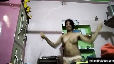 नंगी गांड रस्सीकूद खेलती घर में अकेली नॉटी लडकी