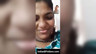 व्हाट्सएप वीडियो कॉल पर तमिल लड़की ने दिखाएं बूब्स, चूत और जाँघे