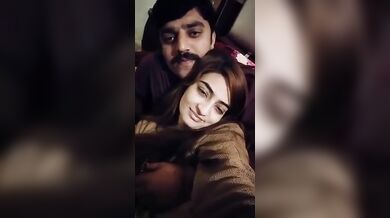 पाक‍िस्तानी मियां बीवी का किसिंग एमएमएस