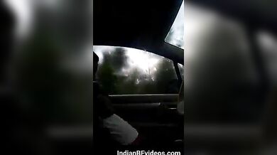 कार में किसिंग, ब्लोजॉब और फकिंग करते मल्लू कपल