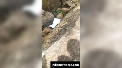 देहाती लड़की की झाँटो वाली चुत चोदने का आउटडोर सेक्स
