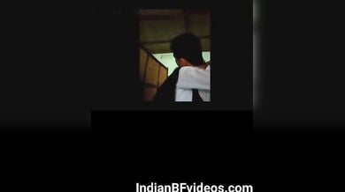 क्लासरूम के अंदर चुदाई करते यंग कॉलेज लवर