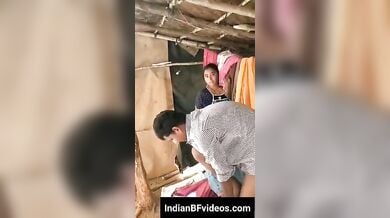 विलेज चीटर भाभी की चुदाई पकड़ी गई